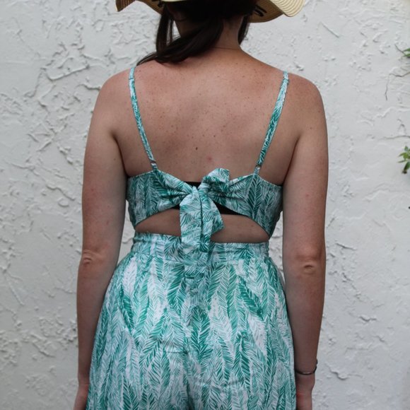 Latiste Leaf Print Tie-Back Jumpsuit - Picture 6 of 8